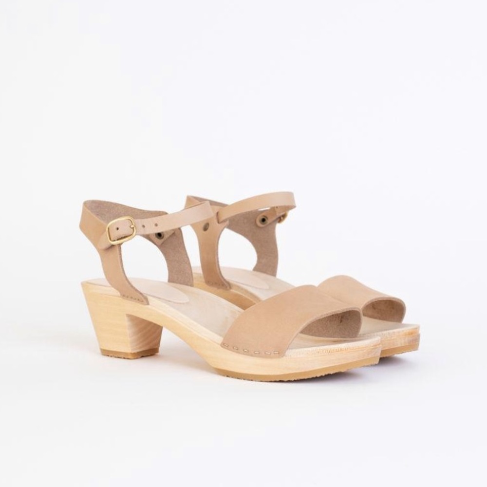 NEW - BRYR Rachel Sandal Toe High Blush Size 8/38